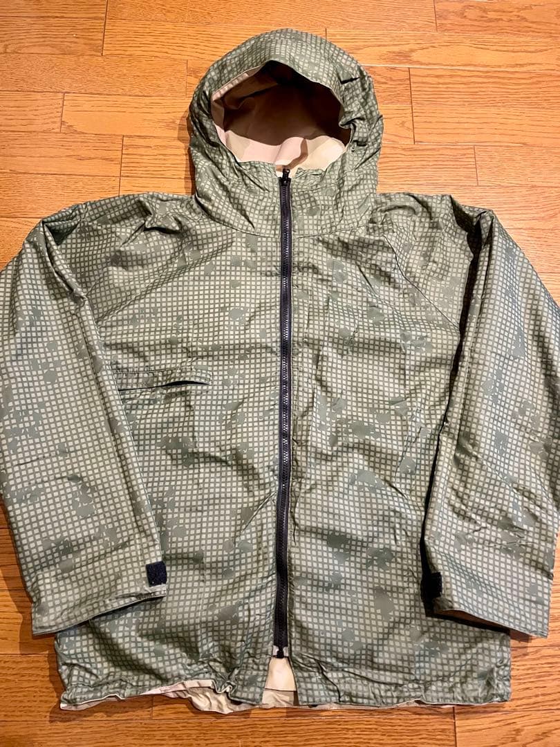 実物本物【最軽量】ゴアテックスパーカー　特殊部隊　リバーシブルナイトカモ　M