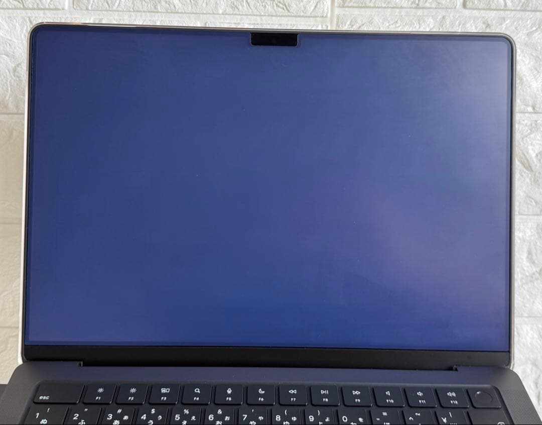 【新品同様】MacBookPro 2024 14インチ M4 MW2U3J/A