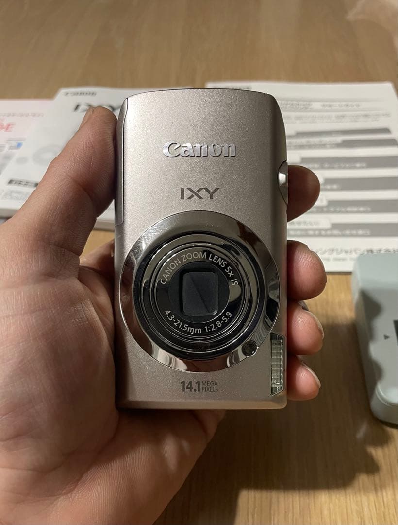 ア*ャ様 Canon IXY 10S コンパクトデジタルカメラ　シルバー