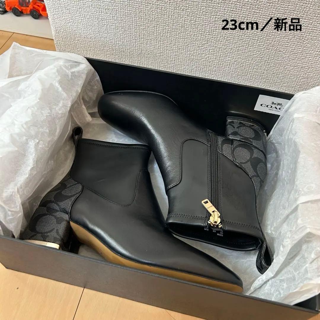 新品COACH ショートブーツ 23cm
