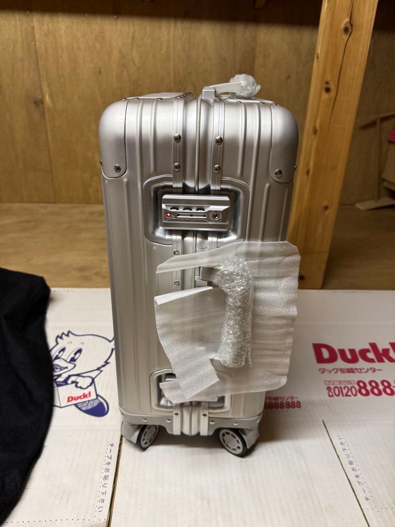 メルセデスベンツ『スーツケース 32L 4輪』 未使用　リモア　キャリーケース