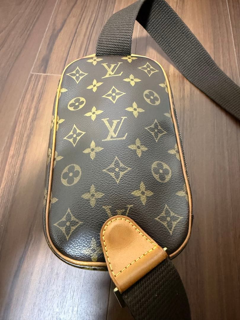 ルイヴィトン　ポシェットガンジュ
