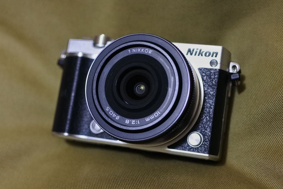 ［週末値下］Nikon 1 J5 + 1 NIKKOR 10mm f/2.8
