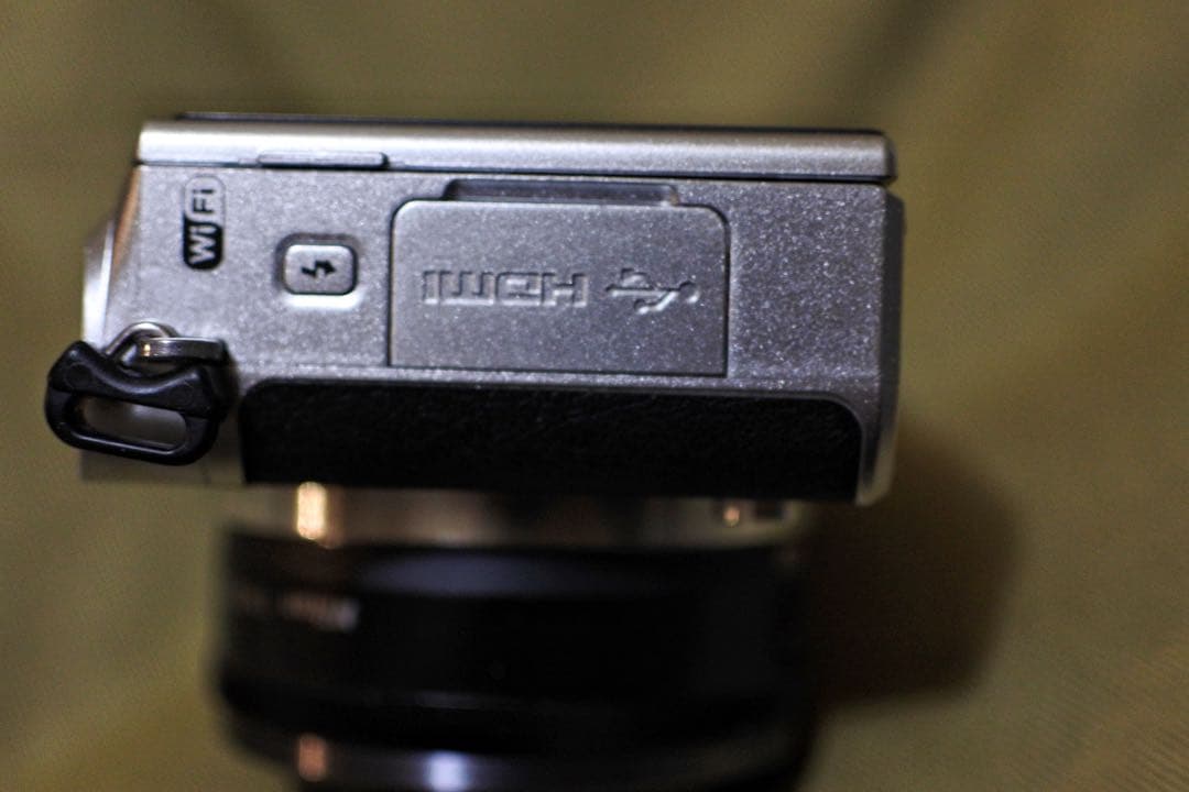 ［週末値下］Nikon 1 J5 + 1 NIKKOR 10mm f/2.8