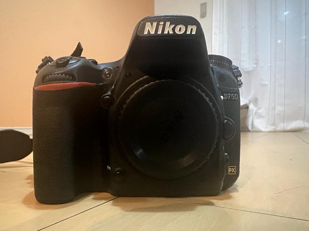 デジタルカメラ D750