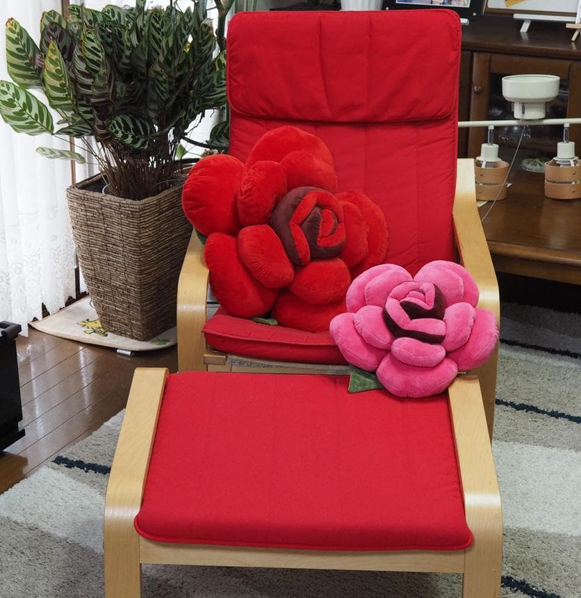 福岡直接引取！イケア　POANGポエング RED オットマン 薔薇クッション2個