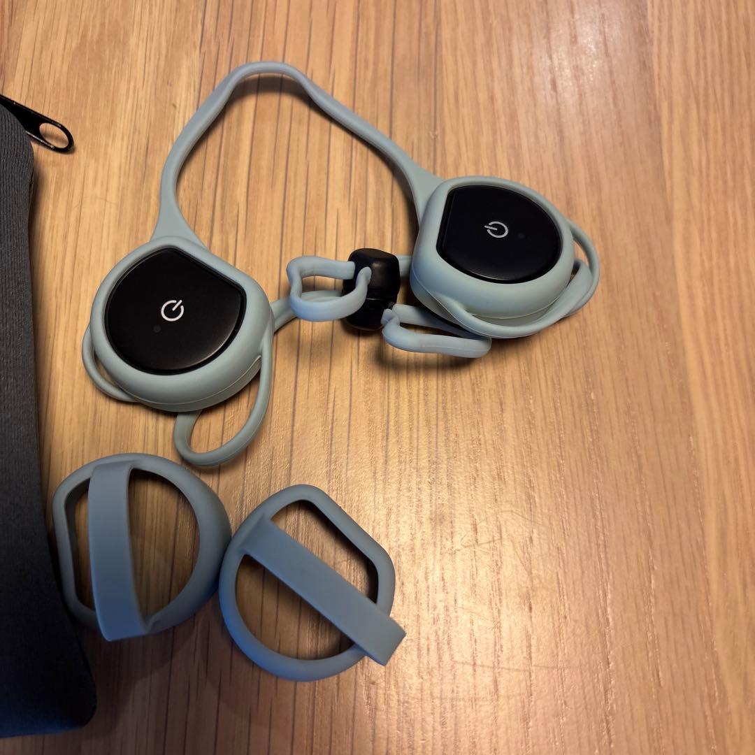 icoelle ワイヤレスイヤフォン グレー ケース付き