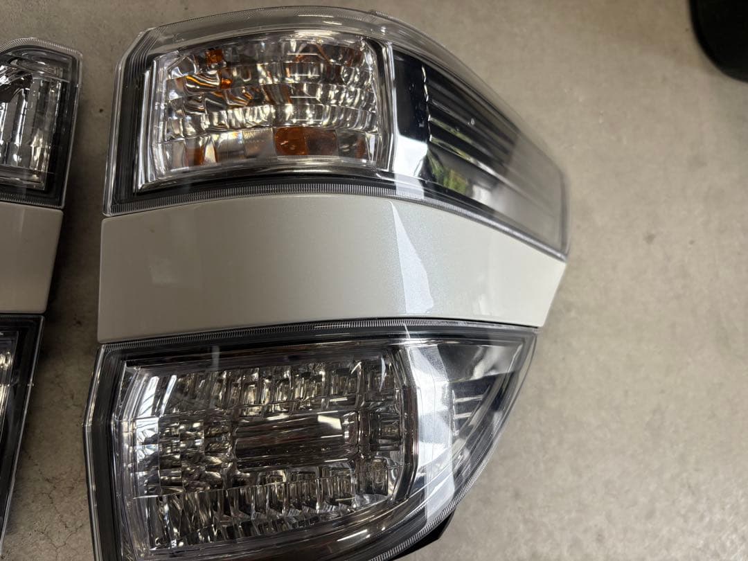 純正 ヴェルファイア アルファード 20系 テールランプ パールホワイト