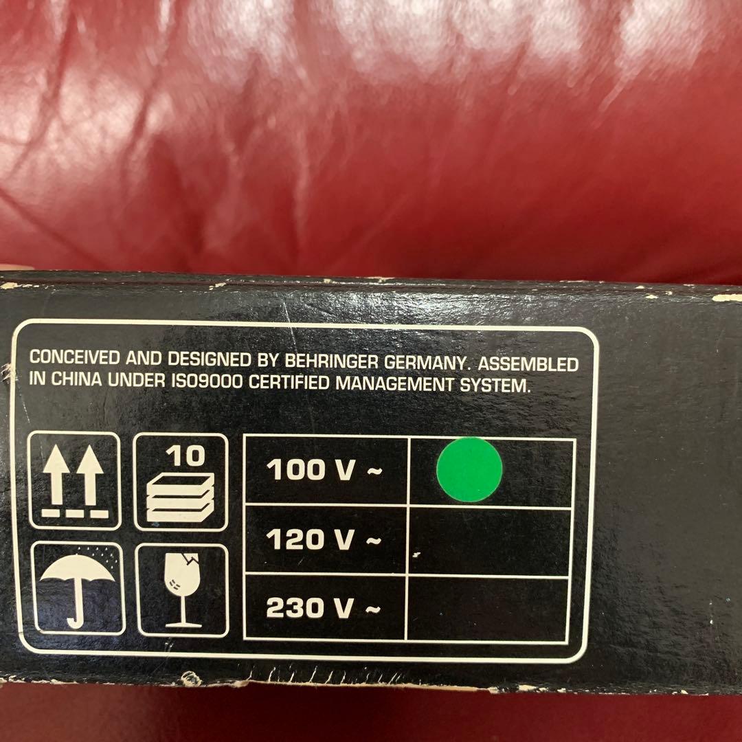 アンプ Behringer TUBE ULTRAGAIN MIC100