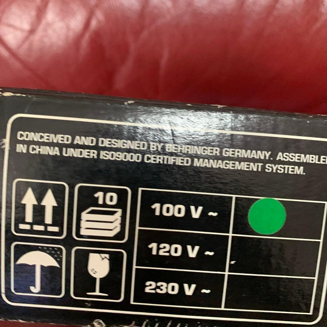 アンプ Behringer TUBE ULTRAGAIN MIC100