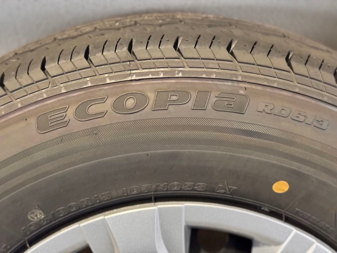 タモじい様 ハイエース　新車外し　純正タイヤ・ホイールセット