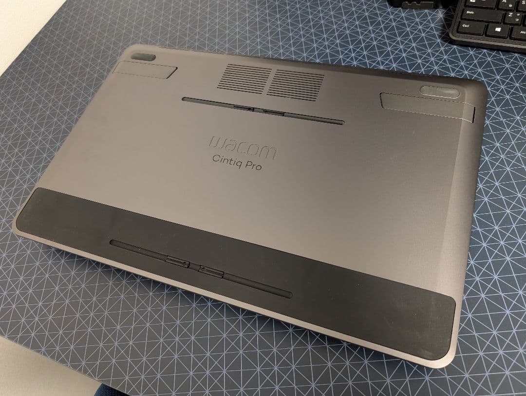 Wacom Cintiq Pro 16（DTH-1620/AK0）