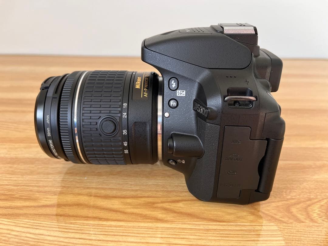 Nikon D5300 AF-P ダブルズームキット BLACK