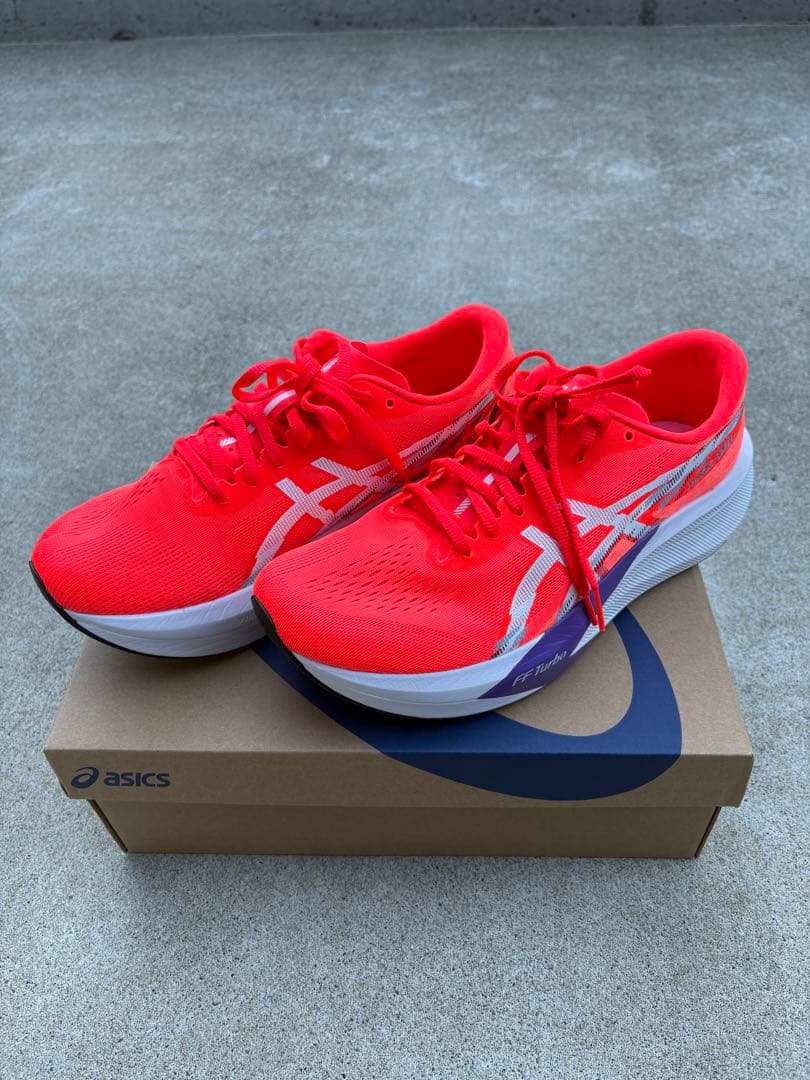 『24時間限定値下げ』アシックス　MAGIC SPEED 4