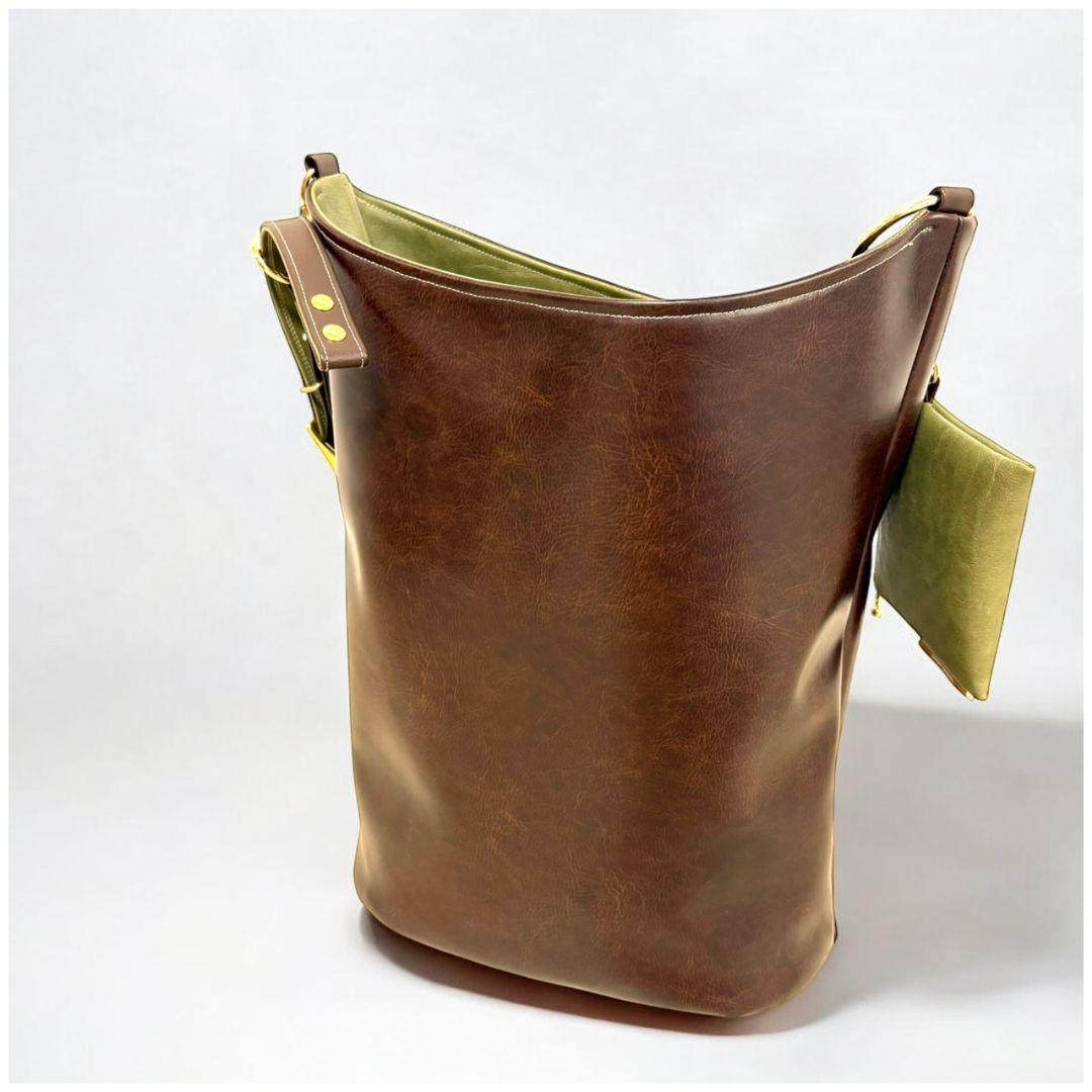 BUCKET BAG／brown × moss green チャーム