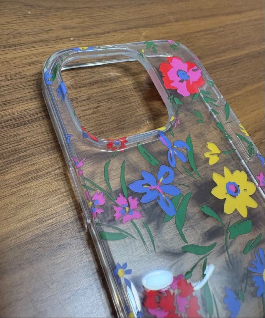 特価☘️ケイトスペードiPhone14Pro対応ケーススマホリング付クリームマルチ