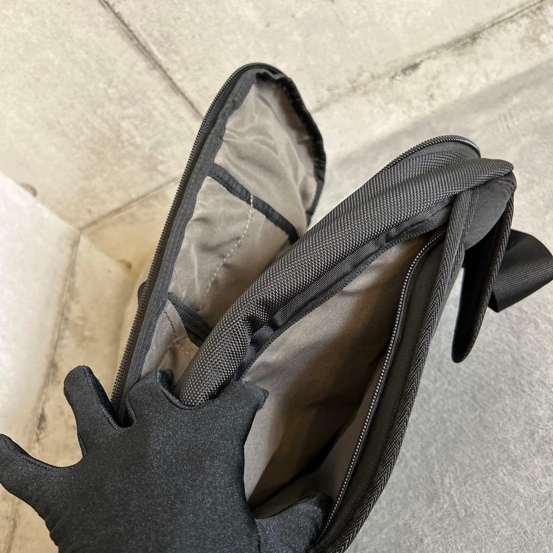 ❤️新品未使用❤️Victorinox ❤️ボディバッグ タブレットスリング 黒軽い