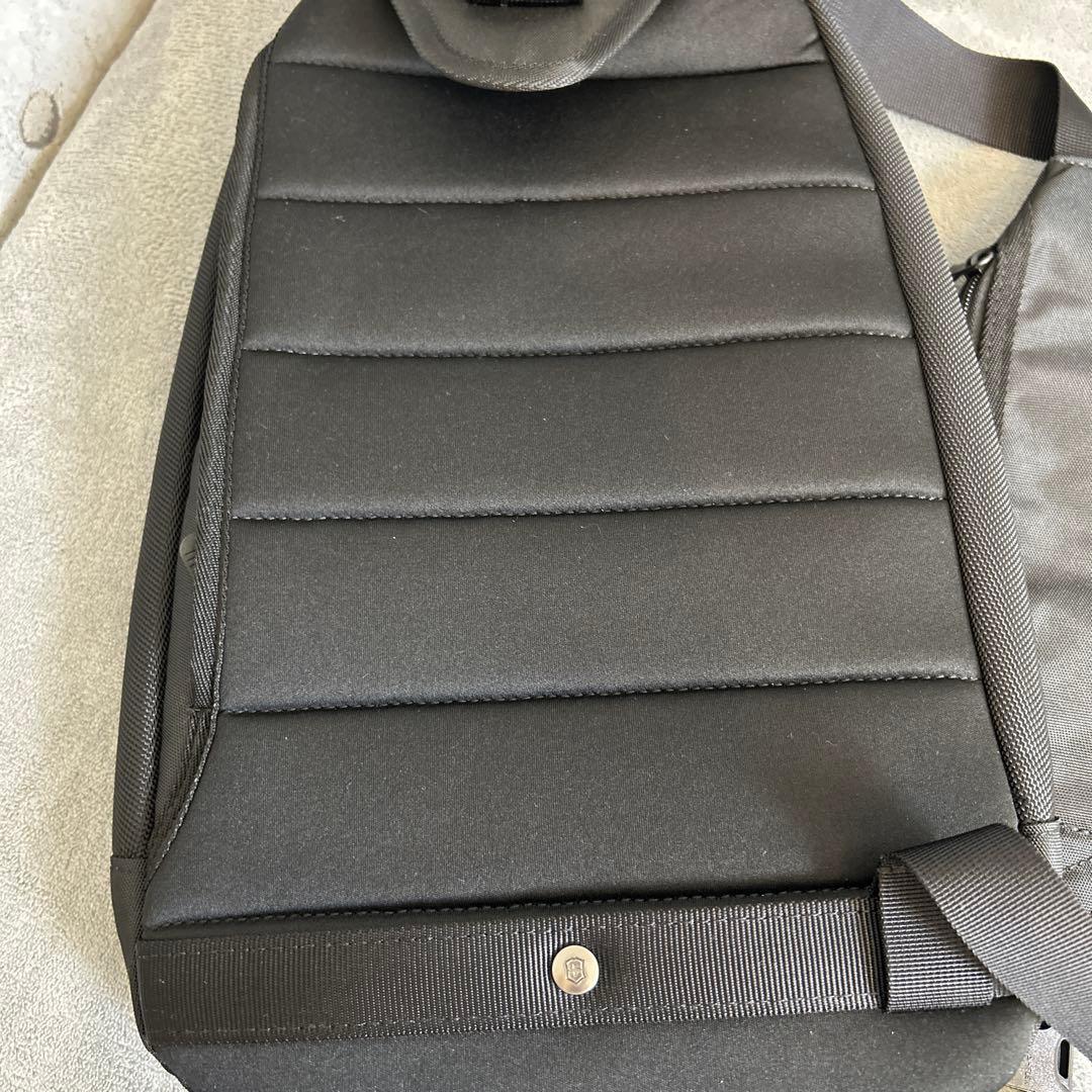 ❤️新品未使用❤️Victorinox ❤️ボディバッグ タブレットスリング 黒軽い