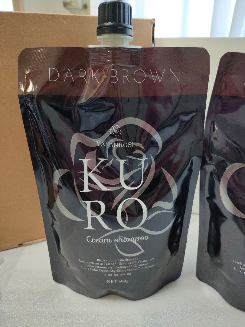 新品未開封　KUROクリームシャンプー　ダークブラウン400g　ヘアカラー２個
