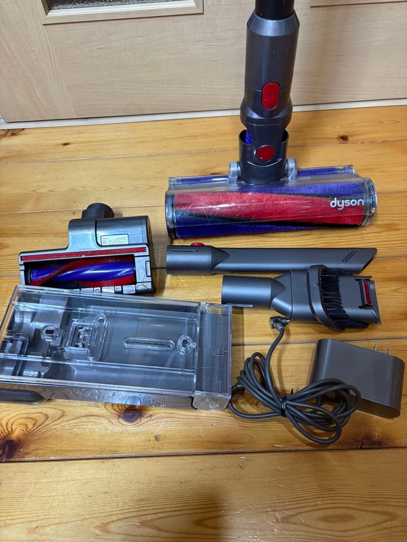 ダイソン Dyson V10（SV12） 動作確認済み　付属付き