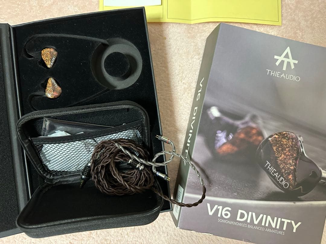 THIEAUDIO V16 DIVINITY （美品　保証期間内）