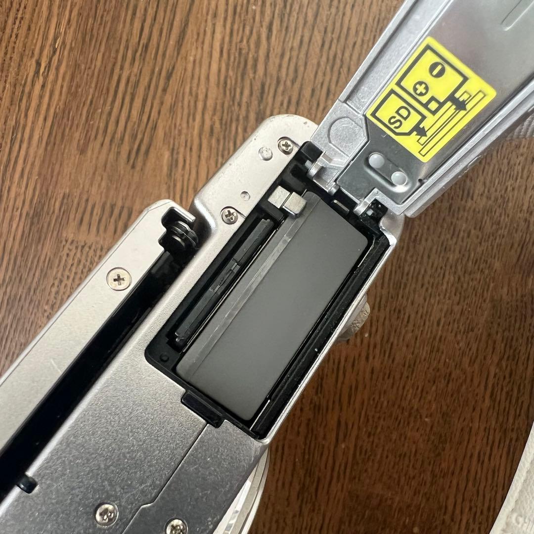 OLYMPUS PEN E-PL8 ホワイト レンズ付き