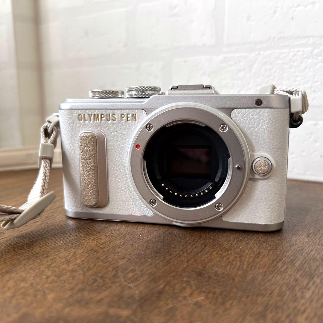 OLYMPUS PEN E-PL8 ホワイト レンズ付き