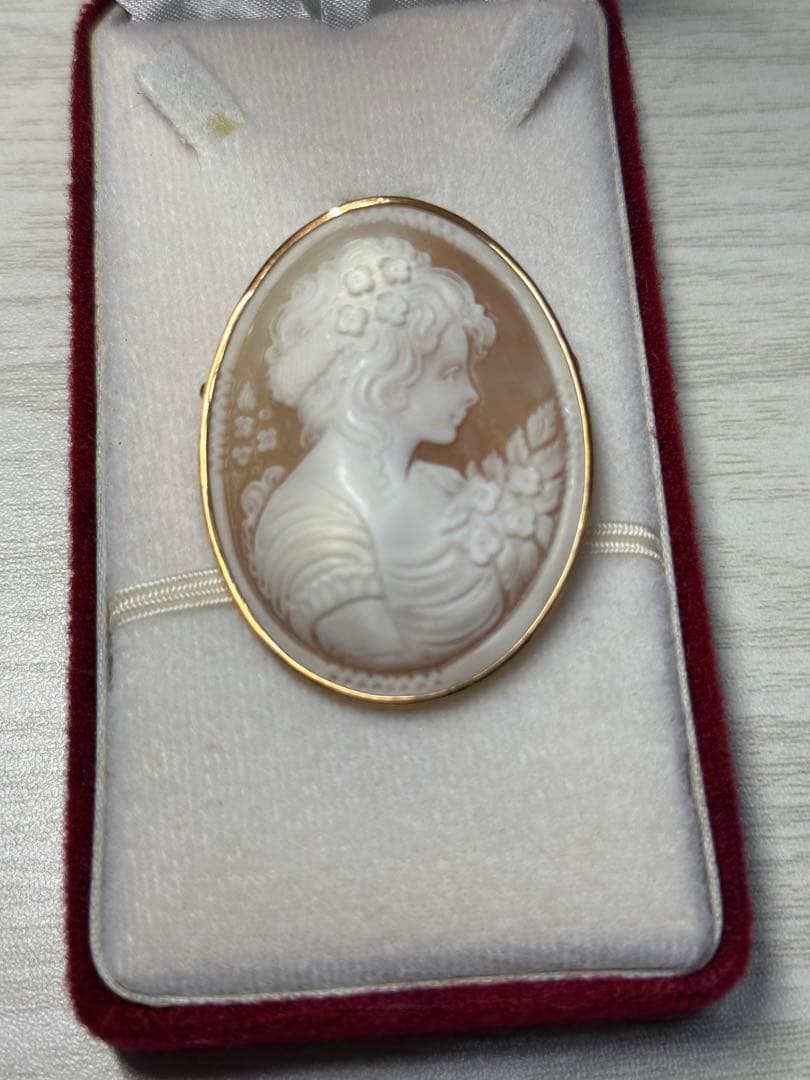 シェルカメオ　k18 作家名刻印あり　ネックレストップ　ブローチ