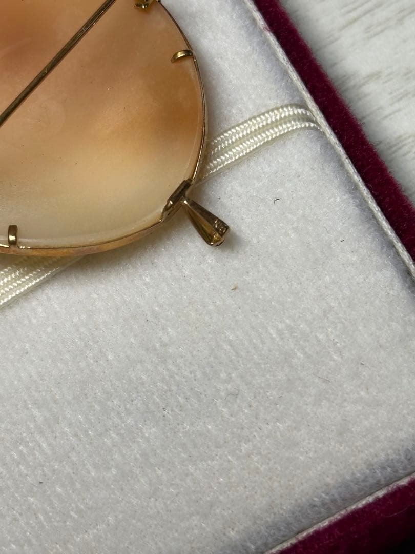 シェルカメオ　k18 作家名刻印あり　ネックレストップ　ブローチ