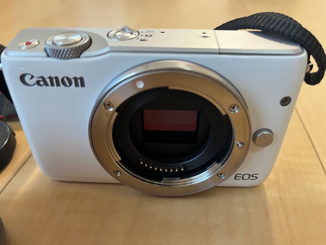 値下げ済　Canon EOS ミラーレスカメラ ホワイト