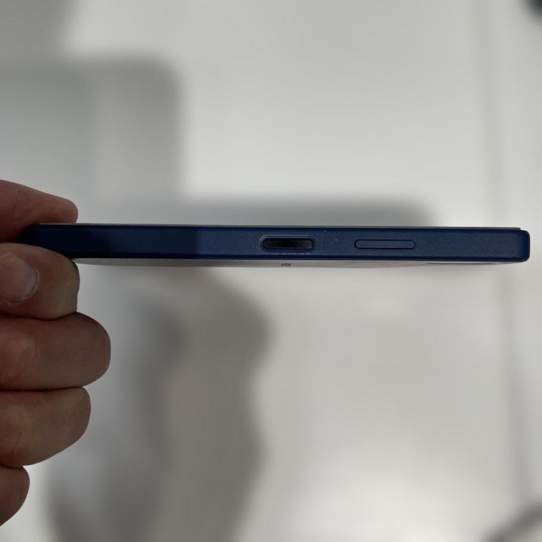 Sony Xperia ネイビー 本体