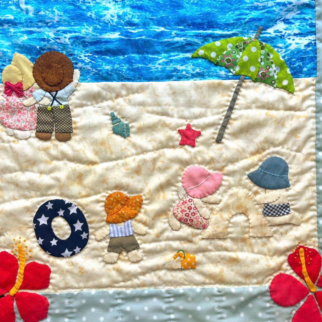 パッチワークタペストリー　ハンドメイドキルト