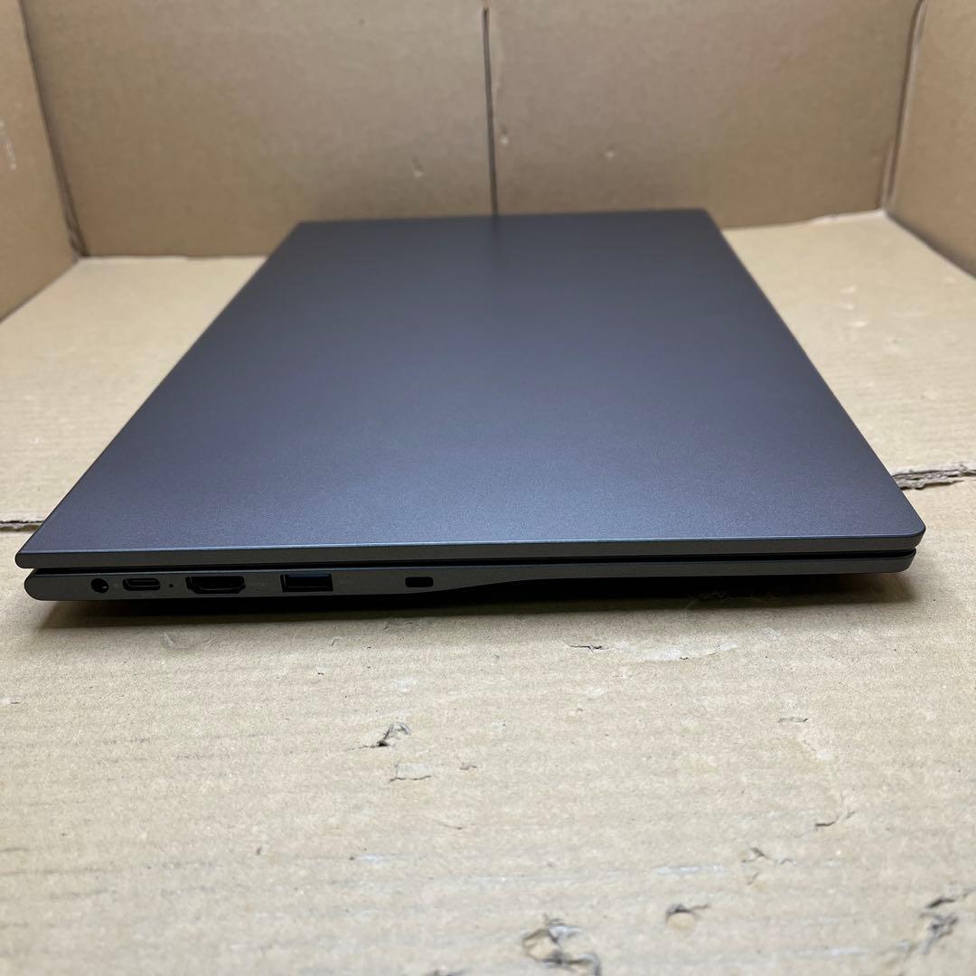 EYY UL156-3Y 15.6インチ パソコン Core m3-8100Y