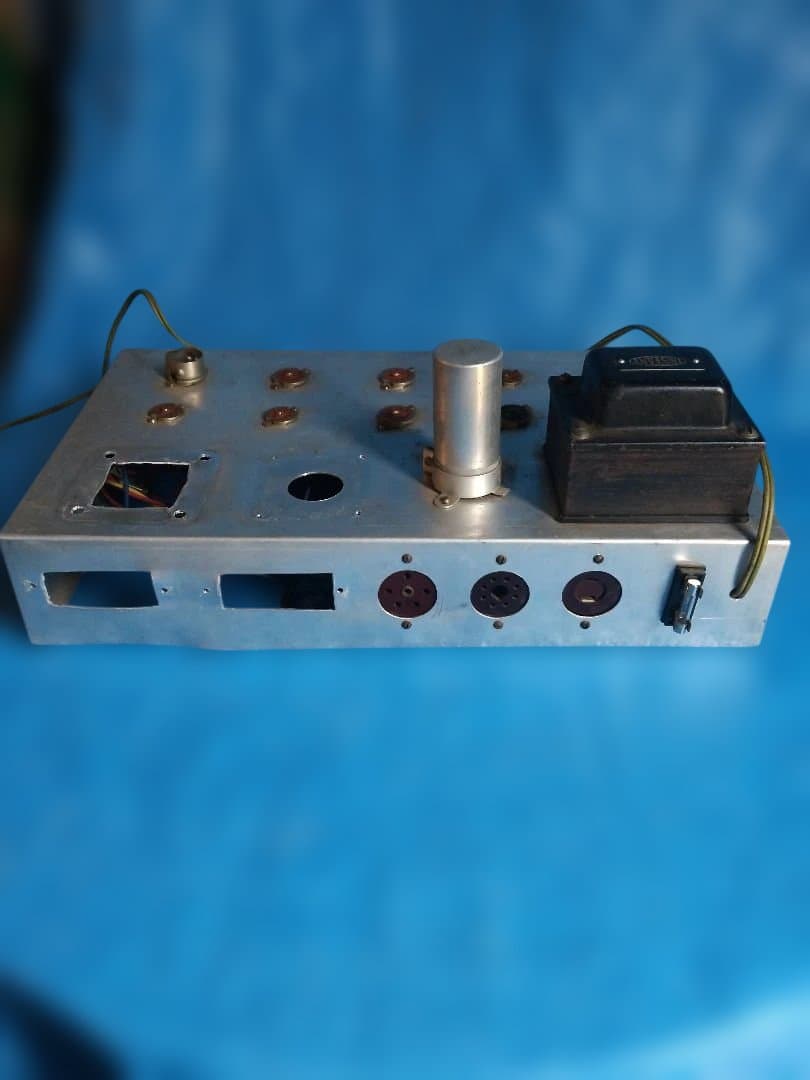 真空管プリメインアンプ 用アルミシャーシージャンク品の出品です。