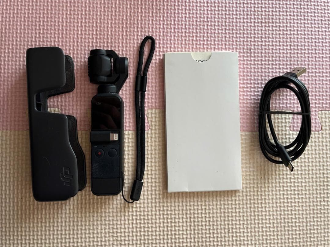 DJI Osmo Pocket 2 と 64GB のメモリーカード