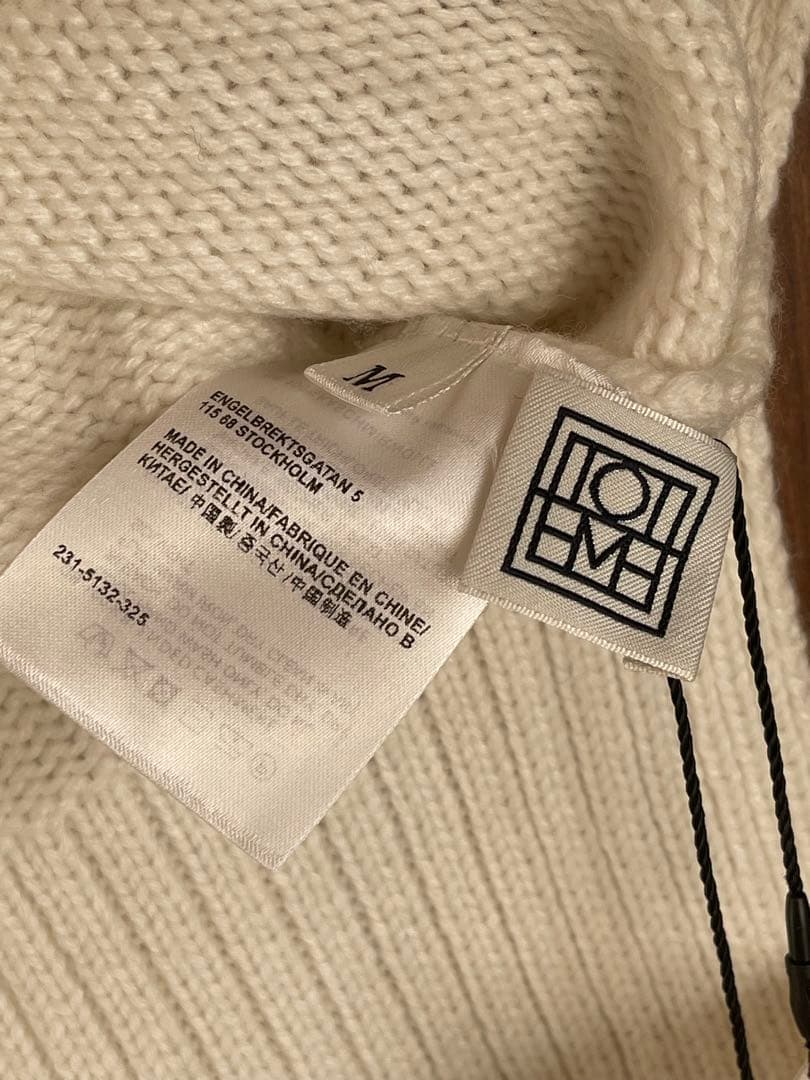 TOTEME カシミヤ混　タートルニット　オーバーサイズ　新品　タグ付