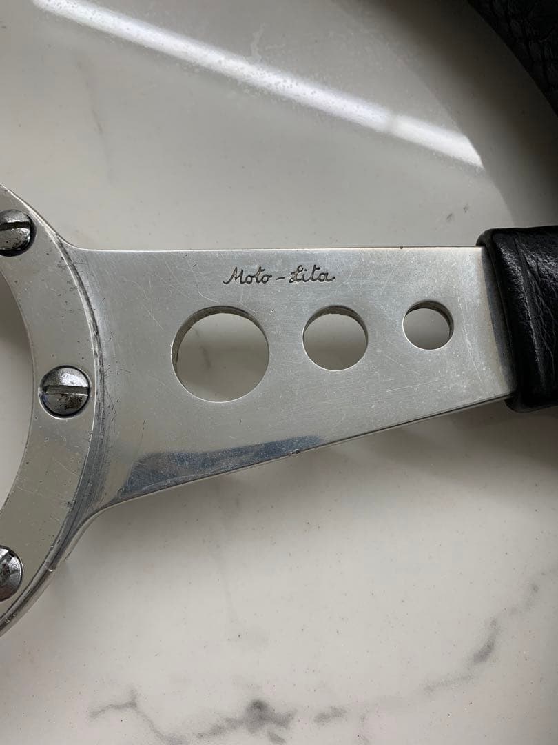 モトリタステアリング ブラックレザー