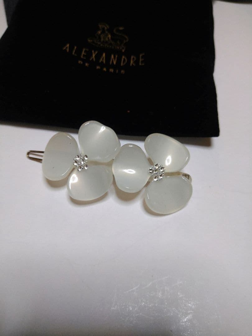 本日のみ値下げアレクサンドルドゥパリ　フラワーモチーフピン