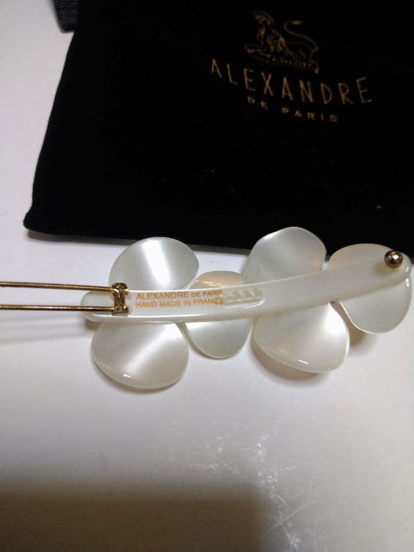 本日のみ値下げアレクサンドルドゥパリ　フラワーモチーフピン