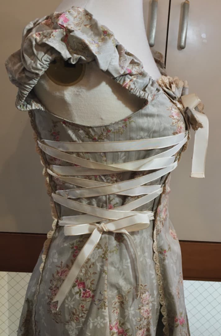 ○juliette et justine バラの花束のローブ ワンピース