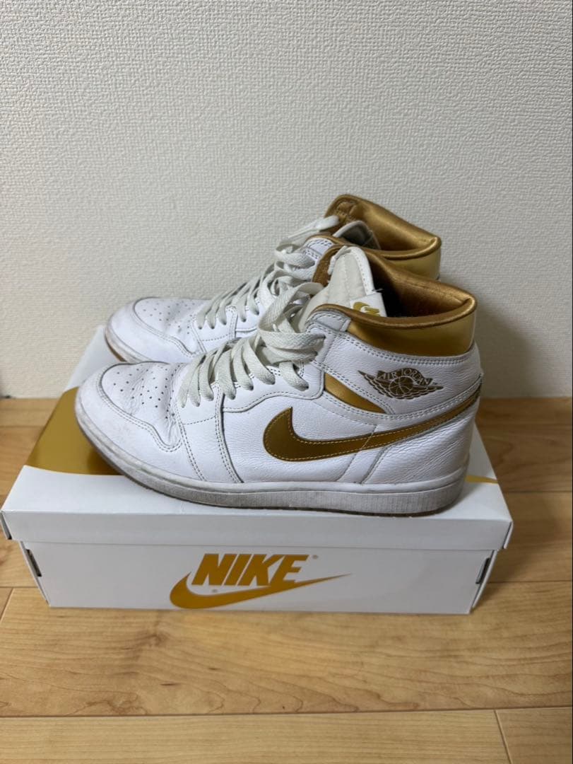 Nike Air Jordan 1 ホワイト/ゴールド