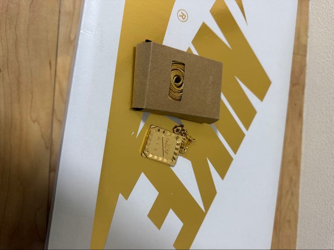 Nike Air Jordan 1 ホワイト/ゴールド