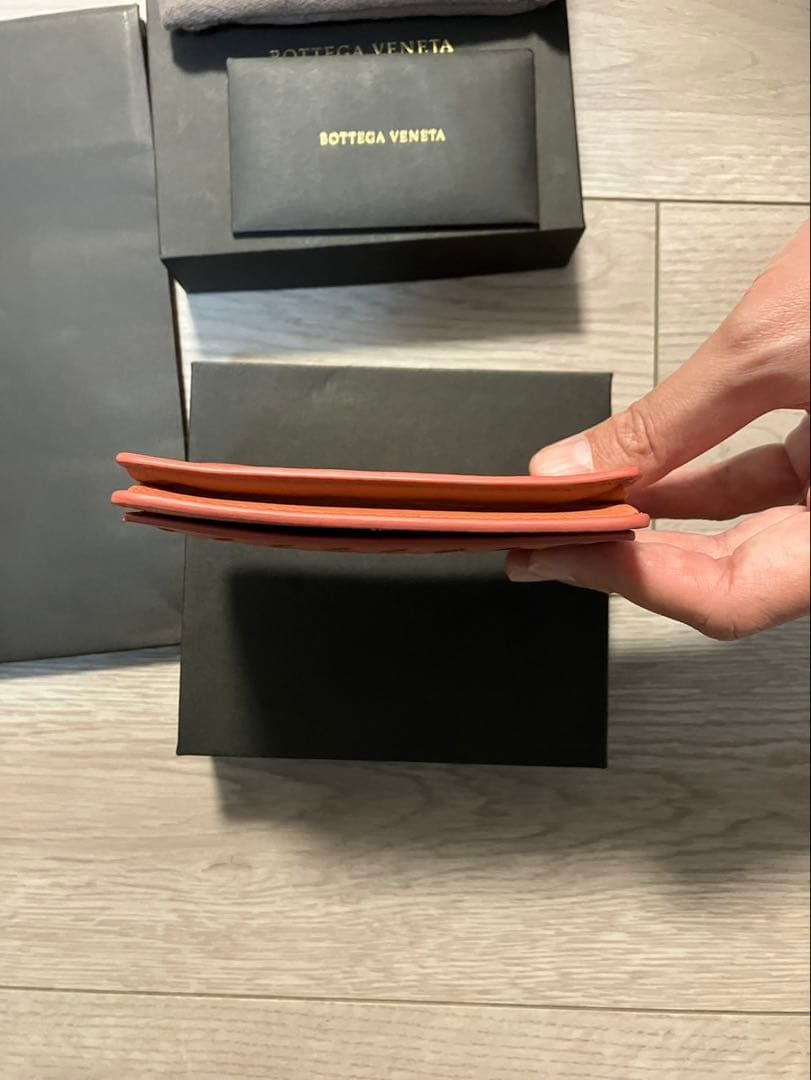 未使用Bottega Veneta オレンジ 二つ折り名刺入れ