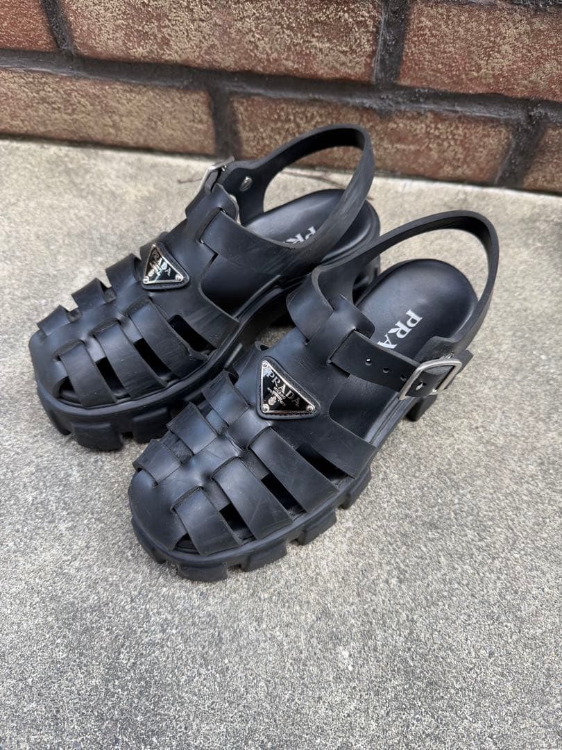 PRADA 厚底サンダル