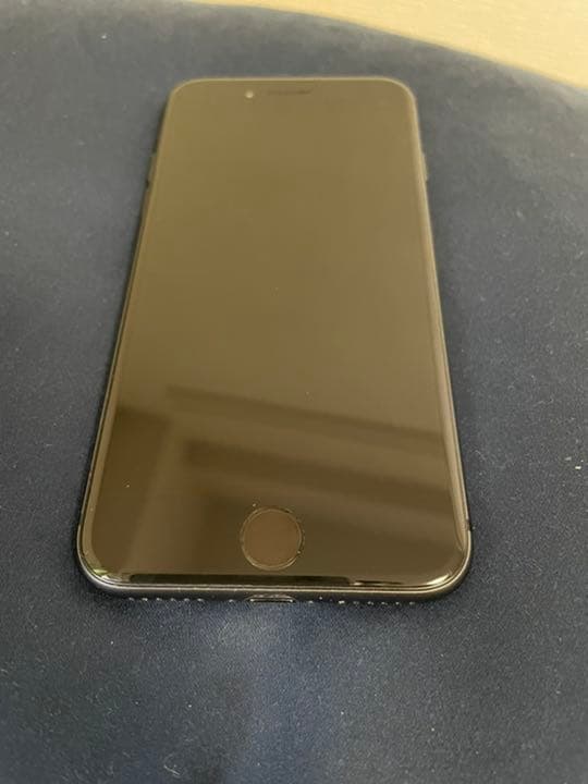 iPhone8 64 GB 超美品　カバー　保護シートつき