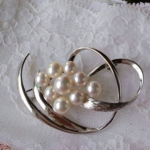★ピーター★田崎真珠　艷やかアコヤ本真珠9珠ブローチ　SILVER 保証書