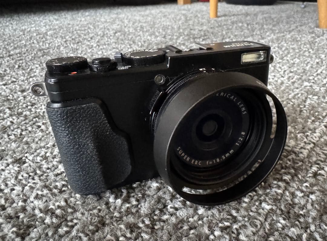 FUJIFILM 富士フイルム　X70 ブラック付属品多数付き