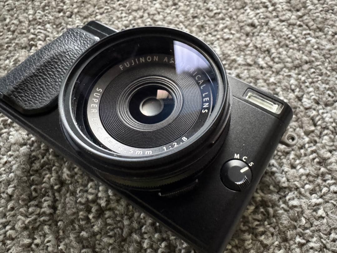 FUJIFILM 富士フイルム　X70 ブラック付属品多数付き