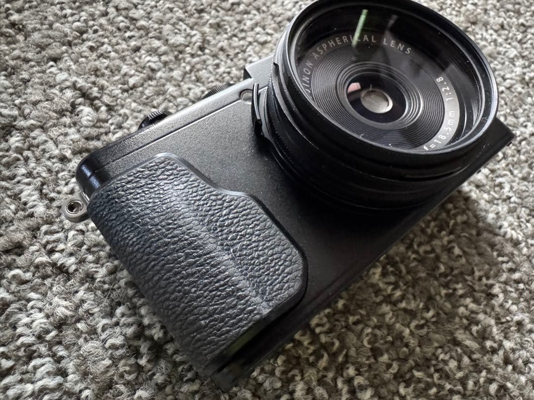 FUJIFILM 富士フイルム　X70 ブラック付属品多数付き