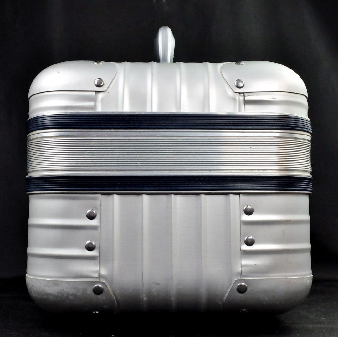 リモワ 924.38『シルバーインテグラル』ビューティーケース19L 鍵付